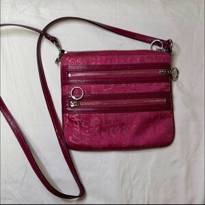 Coach Poppy Wine Graffiti Crossbody Bag – Zip Front‎ Pockets